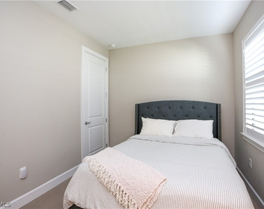 9716 Everglades Drive - Photo Thumbnail 24