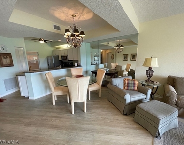 1070 Woodshire Lane - Photo Thumbnail 8