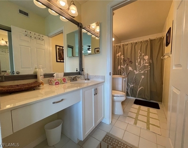 1070 Woodshire Lane - Photo Thumbnail 15