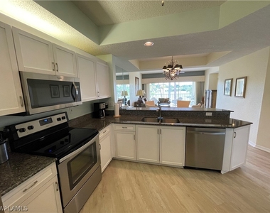 1070 Woodshire Lane - Photo Thumbnail 4