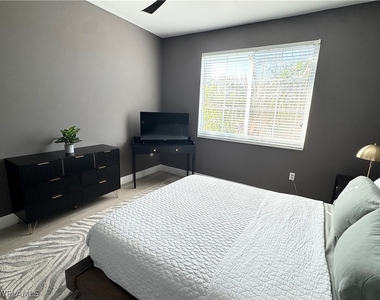 1190 Reserve Way - Photo Thumbnail 15