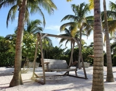 9377 Pocida Court - Photo Thumbnail 31