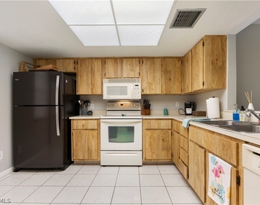 6142 Whiskey Creek Drive - Photo Thumbnail 11