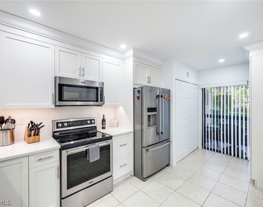 1802 Kings Lake Boulevard - Photo Thumbnail 8