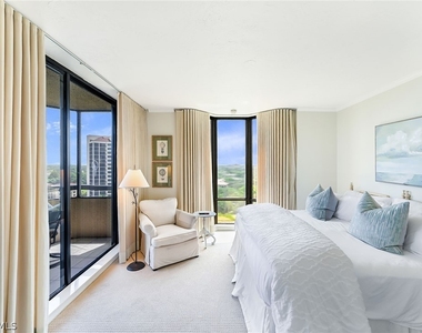6075 Pelican Bay Boulevard - Photo Thumbnail 12