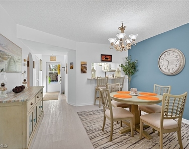 705 Augusta Boulevard - Photo Thumbnail 8