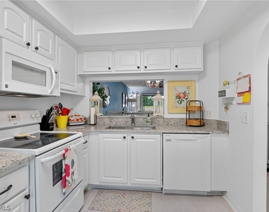 705 Augusta Boulevard - Photo Thumbnail 12