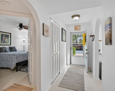 705 Augusta Boulevard - Photo Thumbnail 2