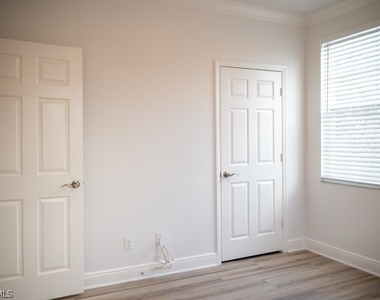 3235 Cypress Glen Way - Photo Thumbnail 8