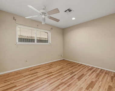 5211 Court Road - Photo Thumbnail 14