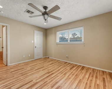5211 Court Road - Photo Thumbnail 21