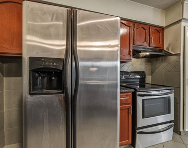 5211 Court Road - Photo Thumbnail 7