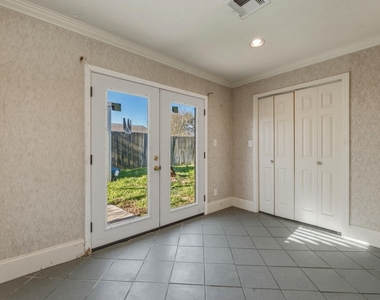 5211 Court Road - Photo Thumbnail 3