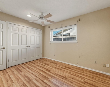 5211 Court Road - Photo Thumbnail 15