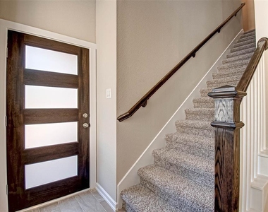 311 N Spotted Fern Drive - Photo Thumbnail 8