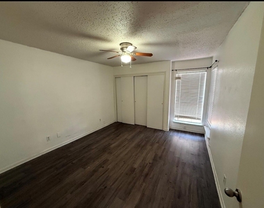 2610 Encina Dr - Photo Thumbnail 11