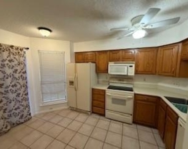 2610 Encina Dr - Photo Thumbnail 2