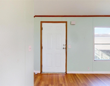 435 16th Street - Photo Thumbnail 8