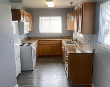 16712 Fletcher Christian Road - Photo Thumbnail 6