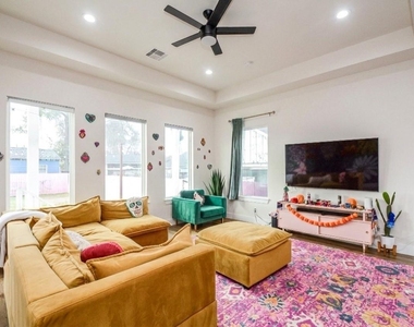 1504 Evelyn Street - Photo Thumbnail 3