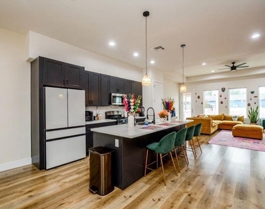 1504 Evelyn Street - Photo Thumbnail 5