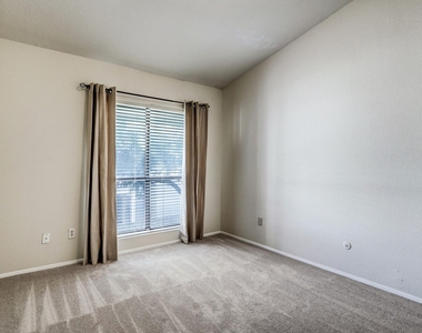 1881 Bering Drive - Photo Thumbnail 26