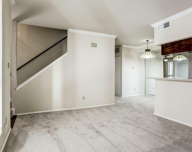 1881 Bering Drive - Photo Thumbnail 8