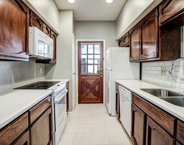1881 Bering Drive - Photo Thumbnail 21