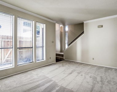 1881 Bering Drive - Photo Thumbnail 2