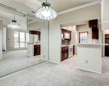 1881 Bering Drive - Photo Thumbnail 7