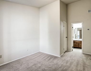 1881 Bering Drive - Photo Thumbnail 27