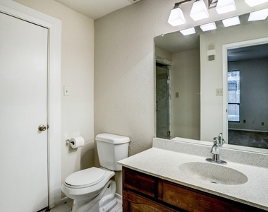 1881 Bering Drive - Photo Thumbnail 25