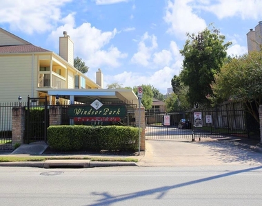 1881 Bering Drive - Photo Thumbnail 13