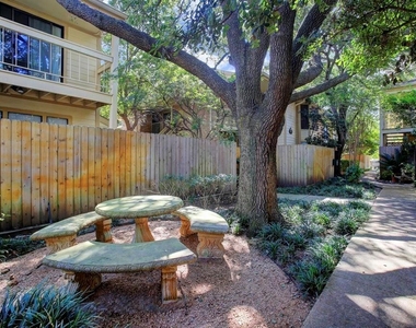 1881 Bering Drive - Photo Thumbnail 12