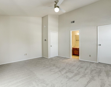 1881 Bering Drive - Photo Thumbnail 32