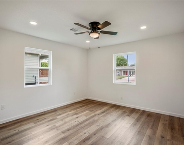 3923 Alsace Street - Photo Thumbnail 21