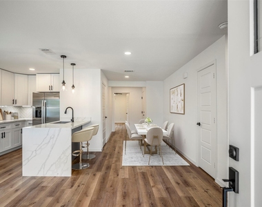 3923 Alsace Street - Photo Thumbnail 2