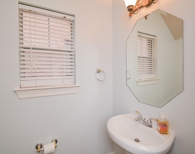 3206 E Park At Beverly Hills - Photo Thumbnail 16