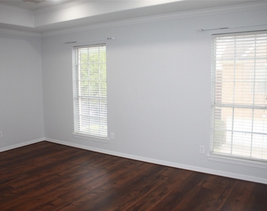 3206 E Park At Beverly Hills - Photo Thumbnail 17