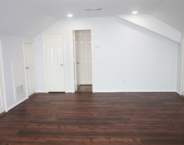 3206 E Park At Beverly Hills - Photo Thumbnail 31