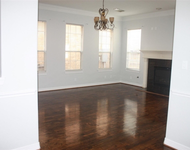 3206 E Park At Beverly Hills - Photo Thumbnail 10
