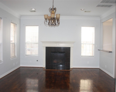 3206 E Park At Beverly Hills - Photo Thumbnail 9