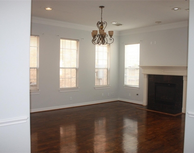 3206 E Park At Beverly Hills - Photo Thumbnail 11