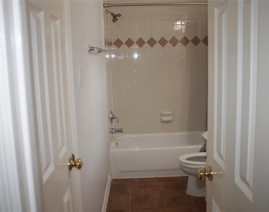 3206 E Park At Beverly Hills - Photo Thumbnail 25