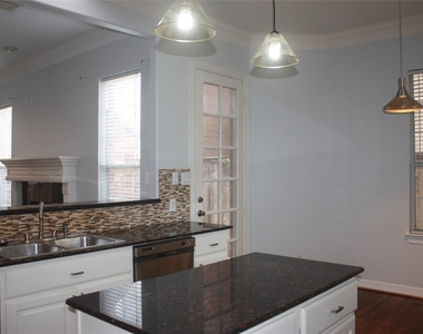 3206 E Park At Beverly Hills - Photo Thumbnail 5