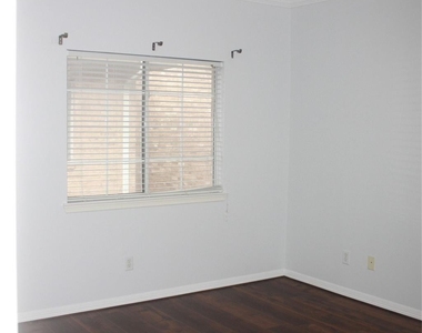 3206 E Park At Beverly Hills - Photo Thumbnail 22