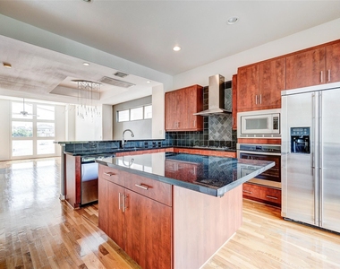 1729 Reinerman Street - Photo Thumbnail 17