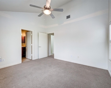 1729 Reinerman Street - Photo Thumbnail 21