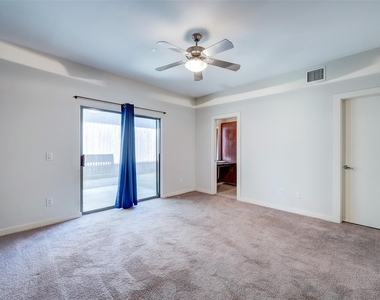 1729 Reinerman Street - Photo Thumbnail 5
