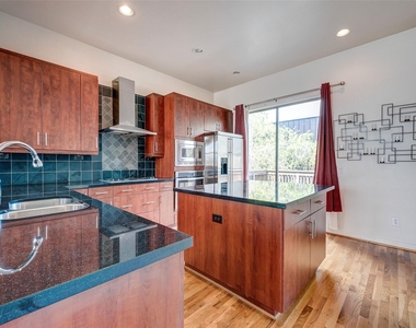 1729 Reinerman Street - Photo Thumbnail 3